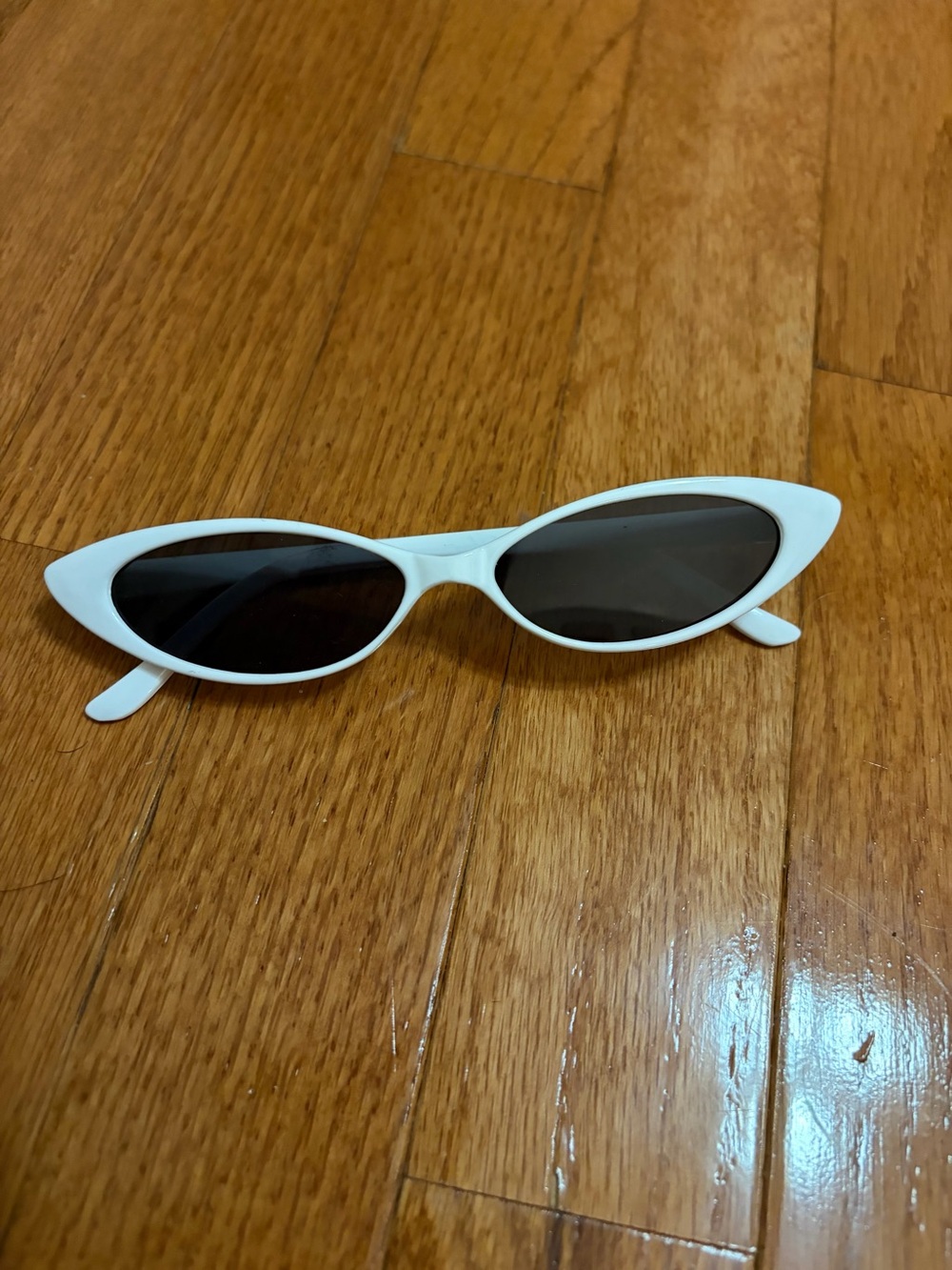 White Cat Eye Sunglasses for Women - Chic Retro Style